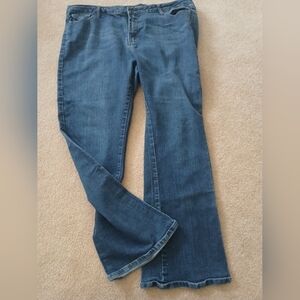 Women's SaltWorks Med Rise Bootcut Jeans 20W.    FL